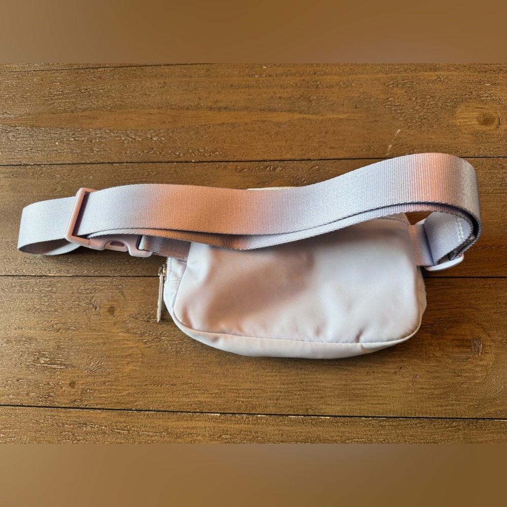 Lululemon 1L Belt Bag - Picture 2 of 3
